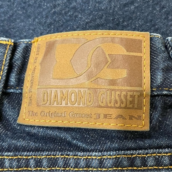 Diamond Gusset Relaxed Fit Jean. Size 40x32 - Picture 9 of 10